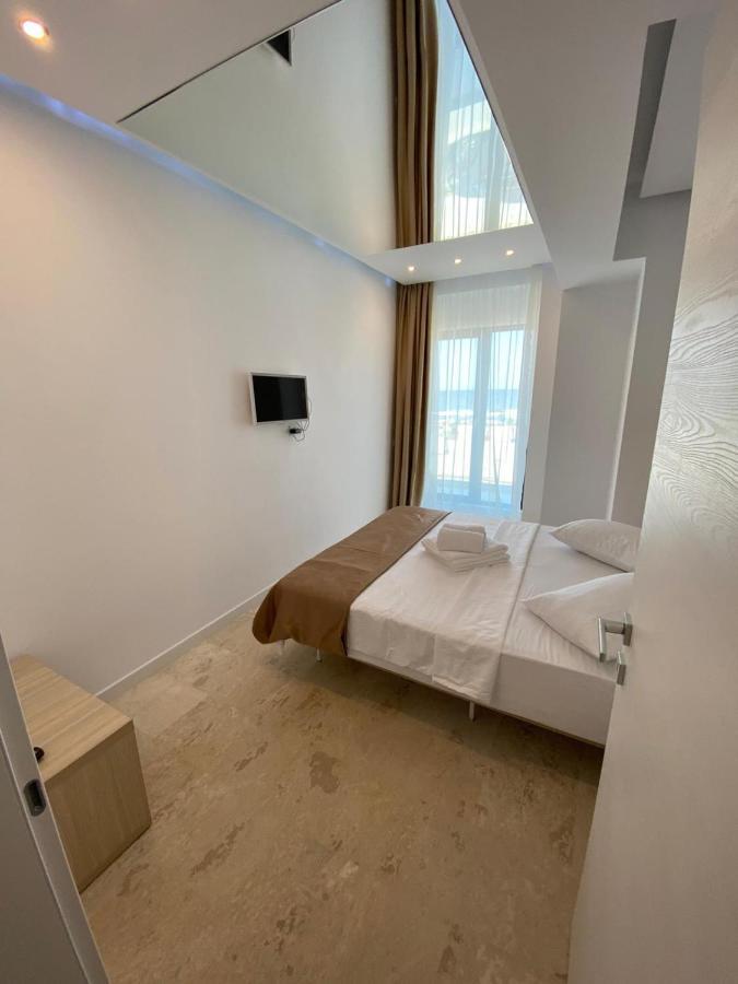 Apartament Ella Front View 那沃达利 外观 照片